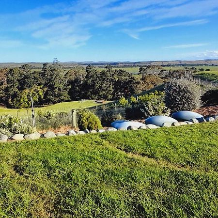 Hill Top Retreat Lower Dashwood Екстер'єр фото