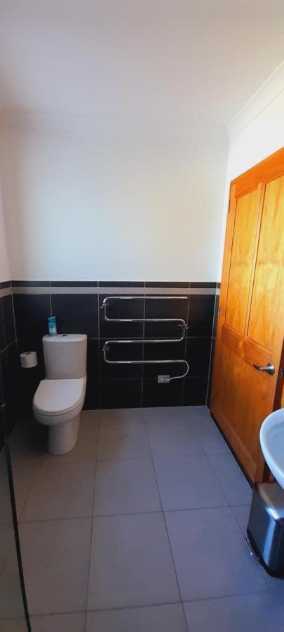Hill Top Retreat Lower Dashwood Екстер'єр фото