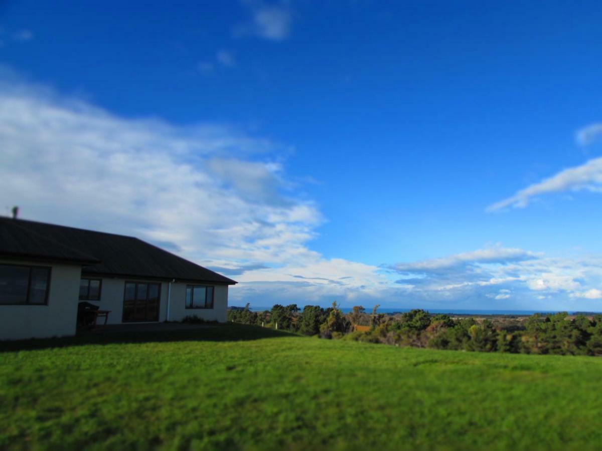 Hill Top Retreat Lower Dashwood Екстер'єр фото