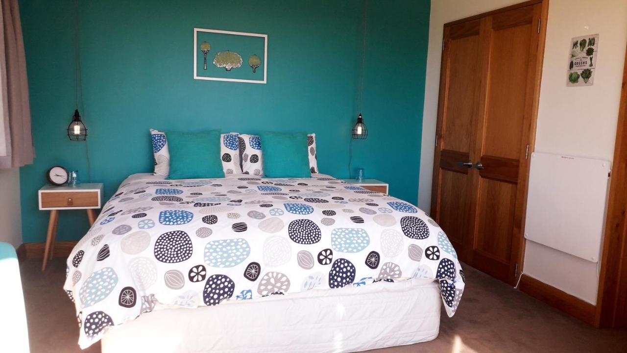 Hill Top Retreat Lower Dashwood Екстер'єр фото
